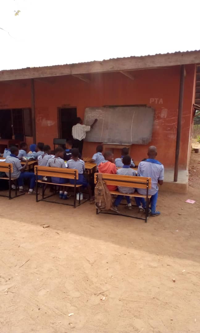 In Osun: Two Schools Share Same Building Over Dilapidated Structures