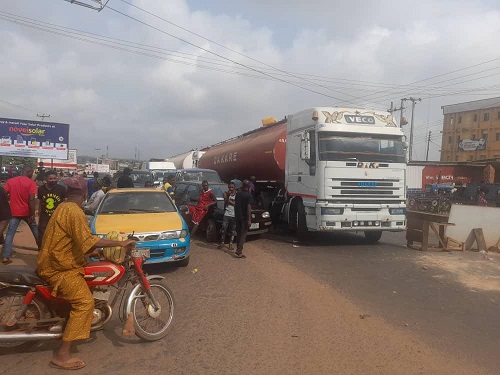 ASUU Strike: Ondo Students Barricade Ibadan-Akure-Abuja Highway