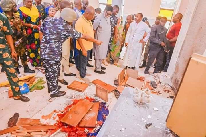 Amosun Condemns Attack In Owo, Sympathises With Victims