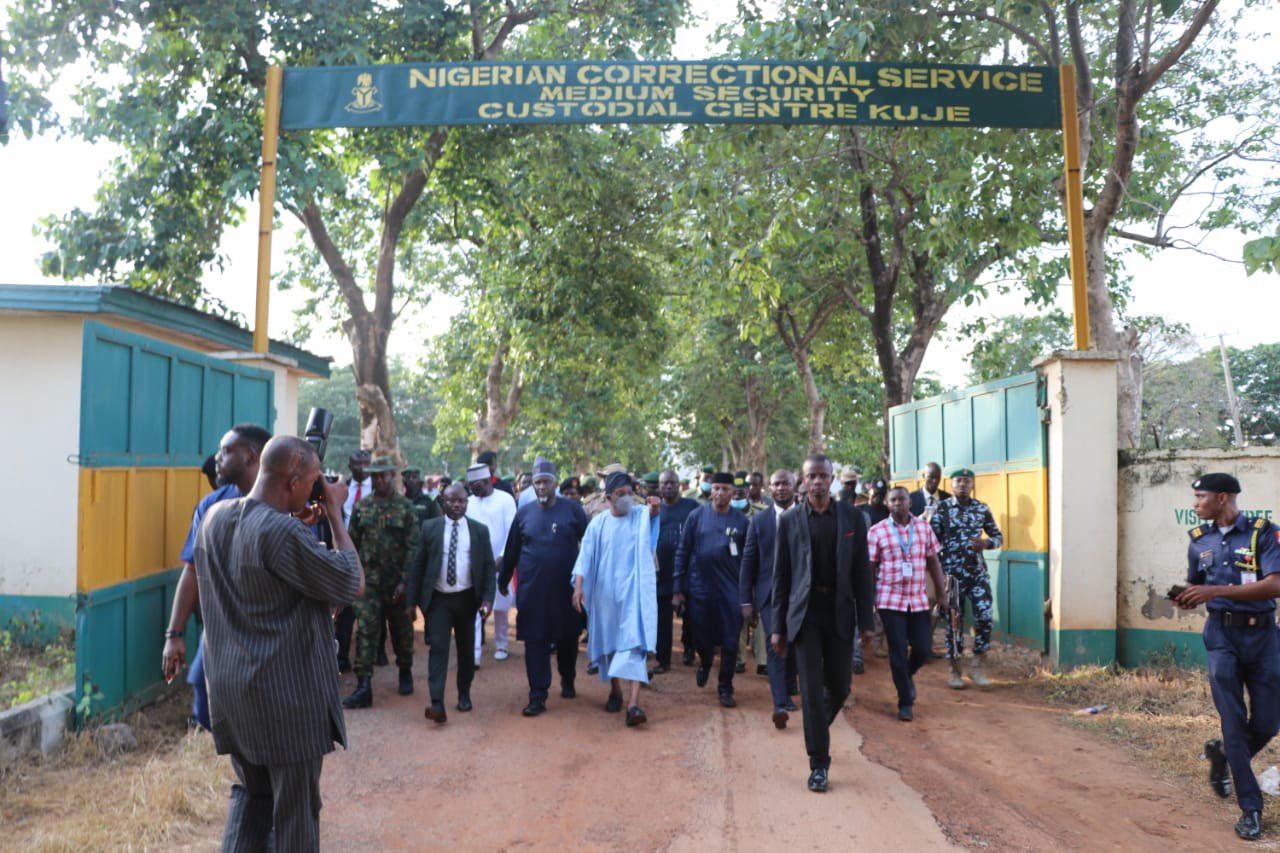 Kuje Attack: Aregbesola Inspects Kuje Custodial Facility, Stresse On Inter-Agency Cooperation To Forestall Future Attacks