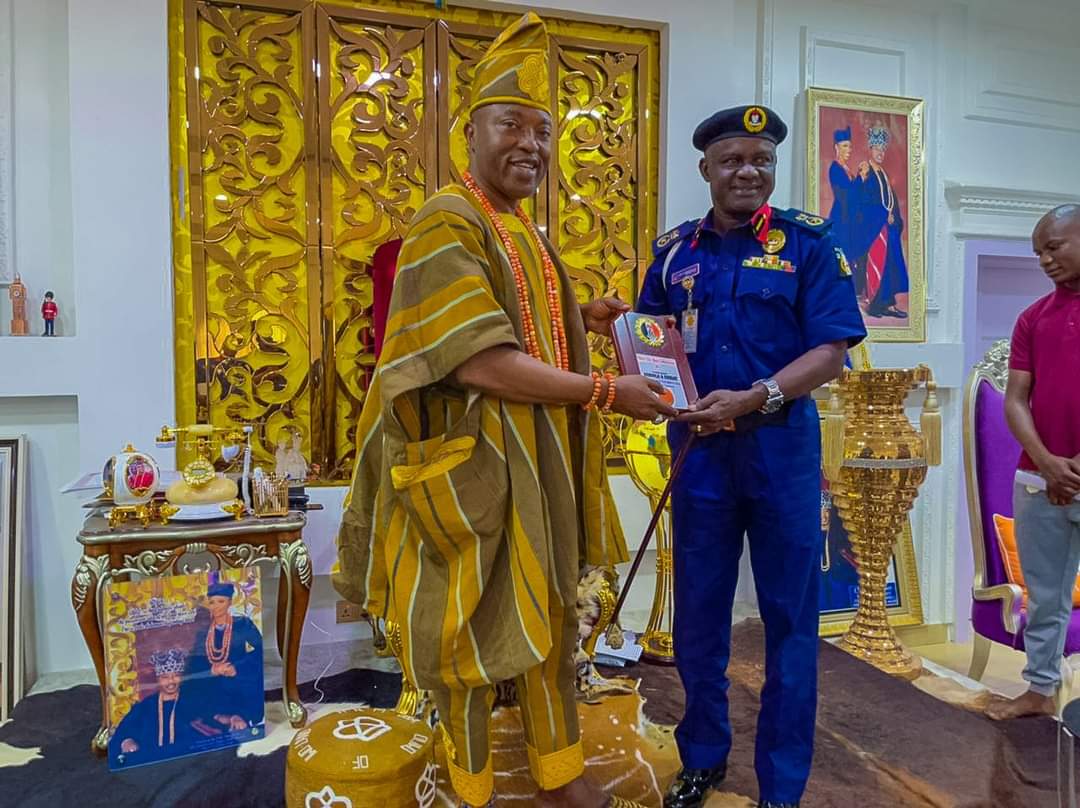 Grassroots Security: Osun NSCDC Visits Oluwo