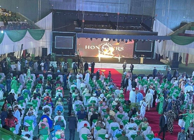 Buhari Confers National Honours On 447 Nigerians, Others 