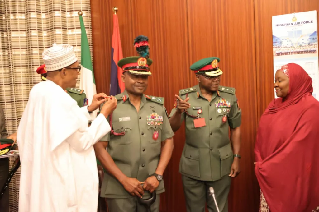 Buhari Decorates Newly Promoted Brigade Of Guards’ Commander