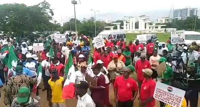Oyo Workers Resume Work After Long Protest
