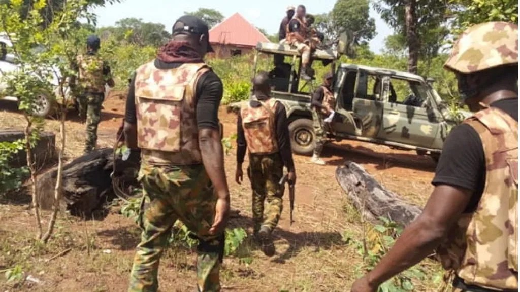 Nigerian Army Arrest Terrorist Suppliers With N3m, Foods