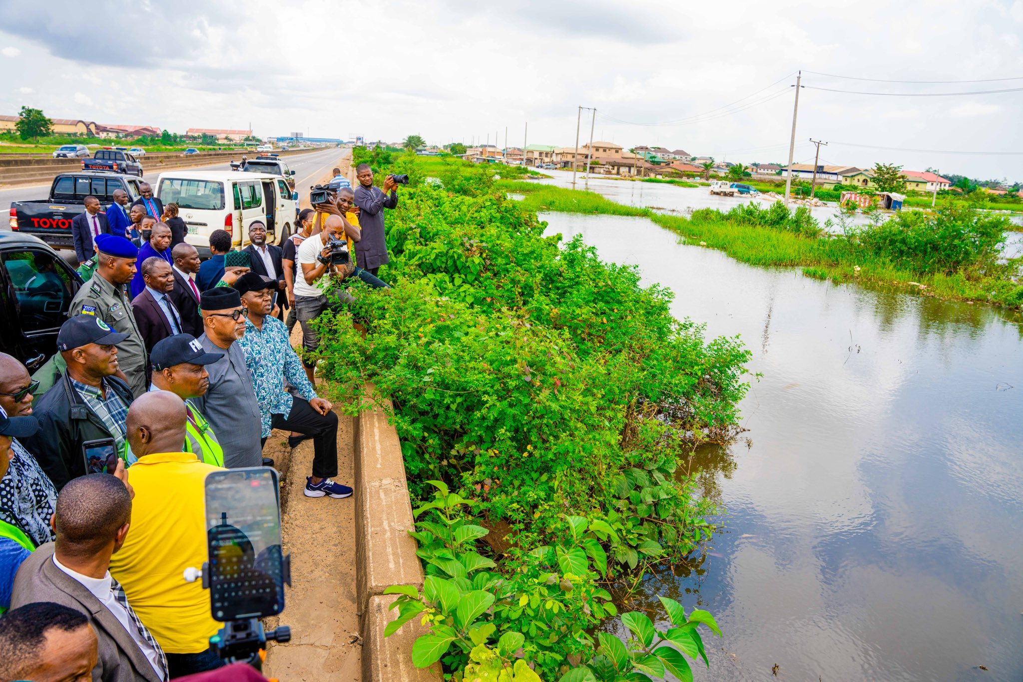 PHOTONEWS: Gov. Abiodun, Ministers Inspect Flooded Areas In Ogun