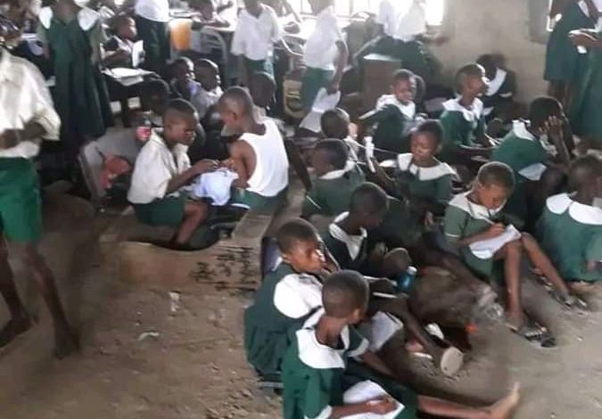 Knocks As Photo Of Primary School Where Pupils Sit On Bare Floor To Receive Lectures Emerge Online