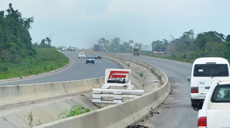 Security Threat Over Decomposing Corpses On Lagos-Ibadan Expressway