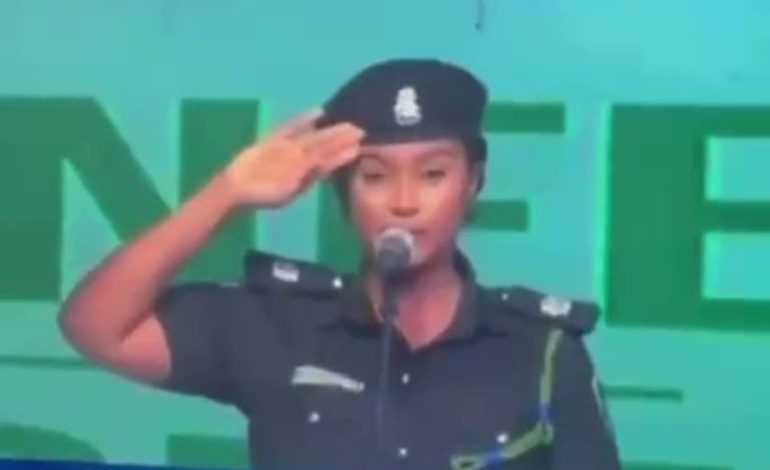 VIDEO: Policewoman Recites National Anthem Wrongly