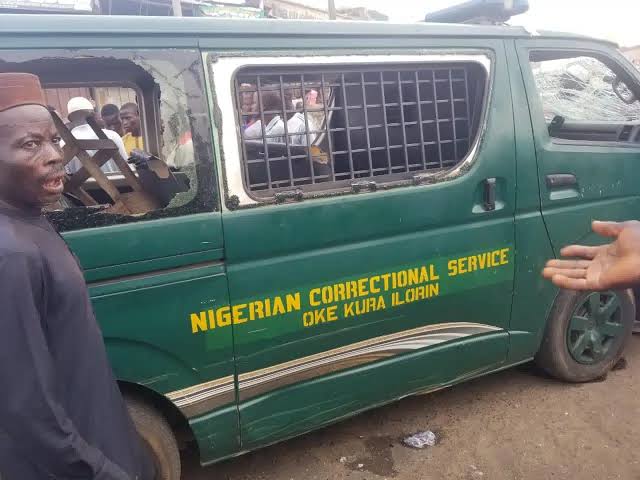 Hoodlums Attack NCoS Vehicles Conveying Traditionalist, Others In Kwara