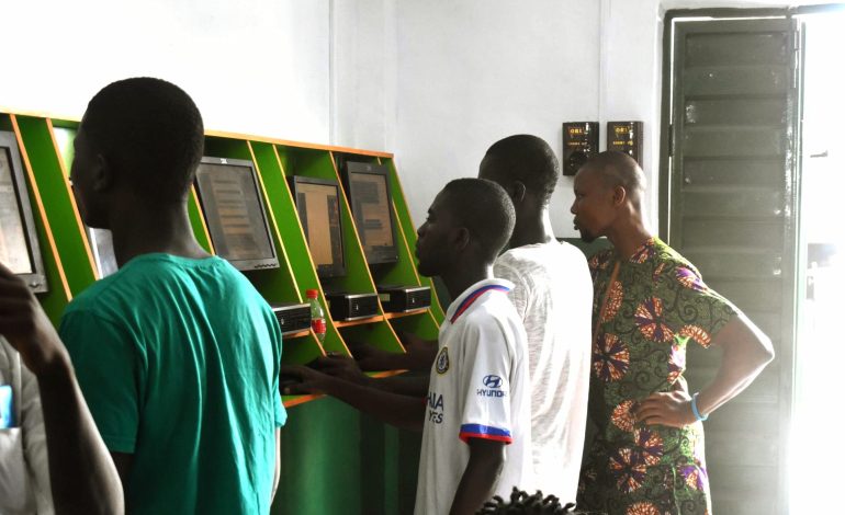 Another Weekend, Nigerian Youths Set To Dive into Sports Betting