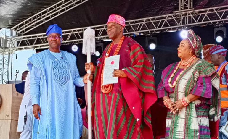 Gov. Makinde Presents Staff Of Office To Soun Of Ogbomoso