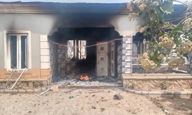 Plateau Women Burn Down Traditional Ruler’s House