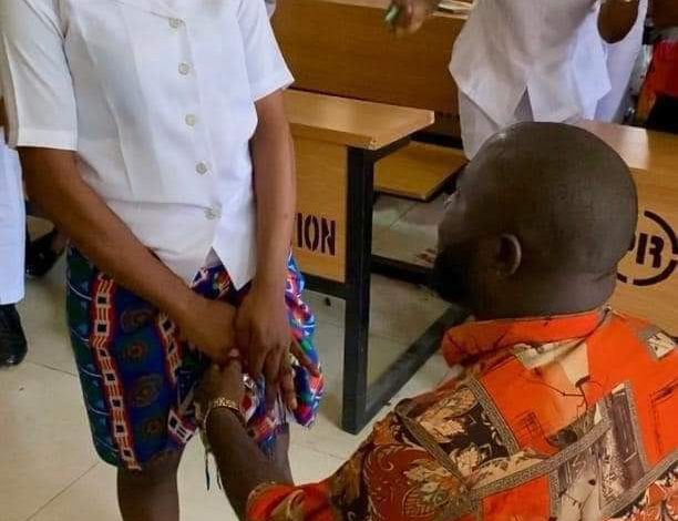 Valentine’s Day: University Lecturer Proposes To Student Inside Classroom