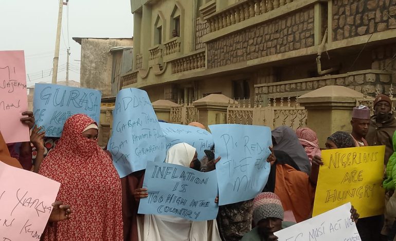 Bread Sellers Down Tools In Kano, Protest Over Hike In Floor Price