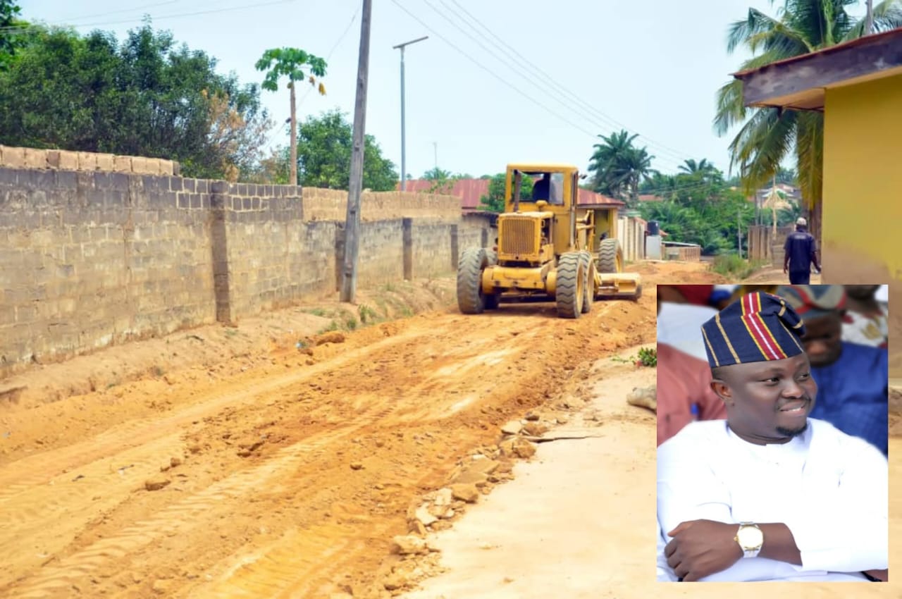 Osun Assembly Aspirant Grades 5km Of Roads In Iwo
